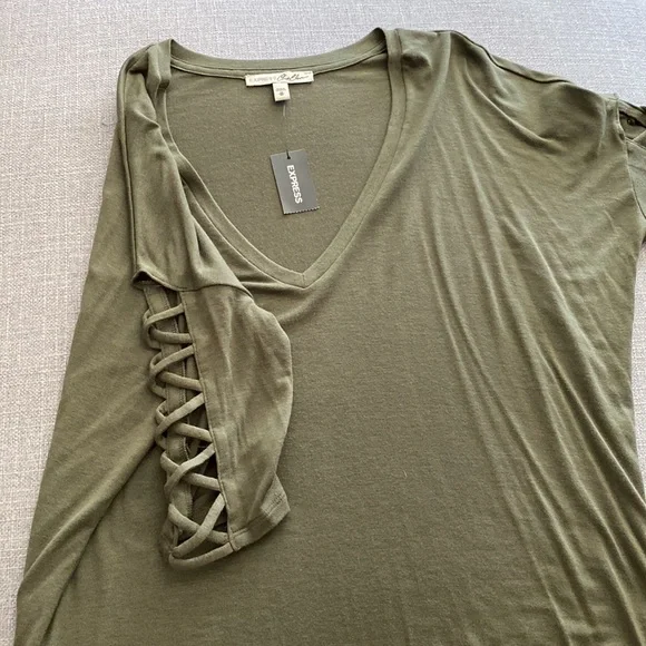 Express Blouse - Picture 2 of 2